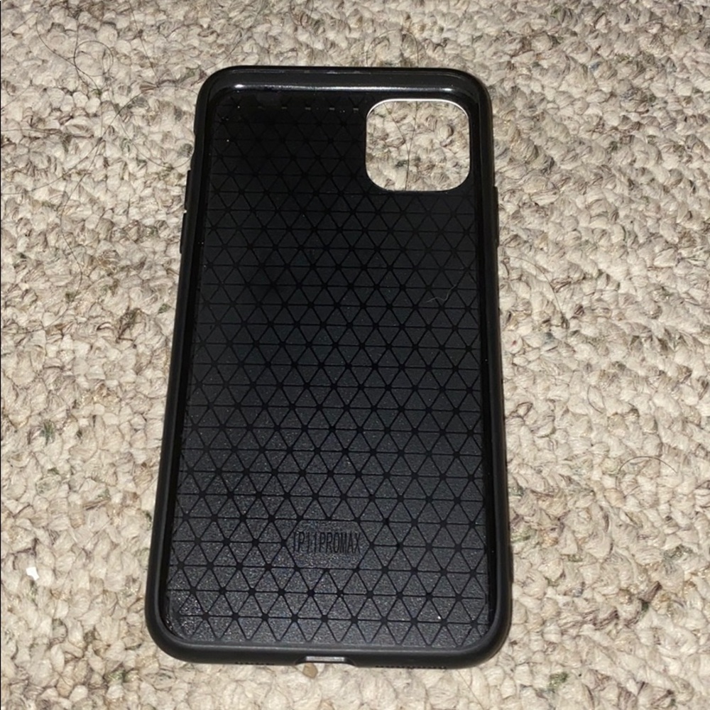 iPhone 11 Pro Max case - Picture 3 of 4